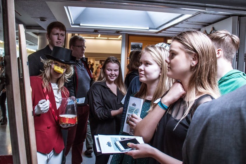 Áhugasamir 10. bekkingar kynna sér starfið í VMA.