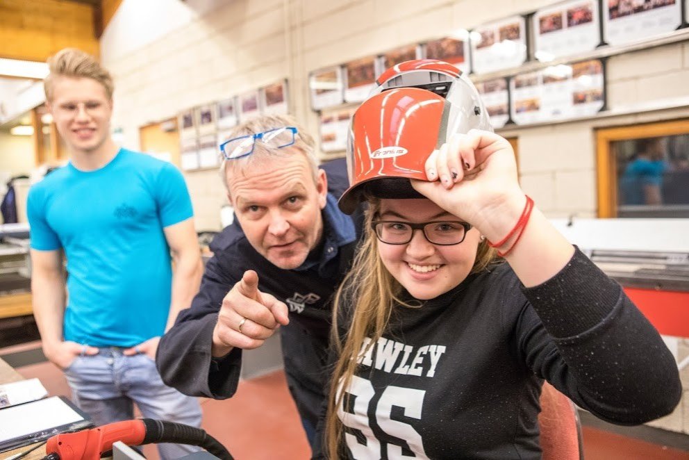 Í suðuherminum á málmiðnaðarbraut.