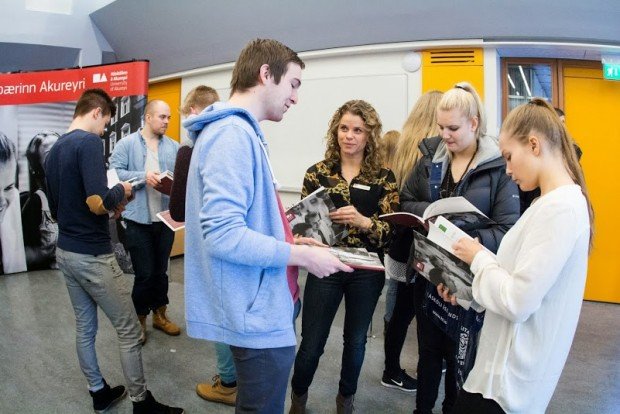 Spáð og spekúlerað á háskólakynningu.