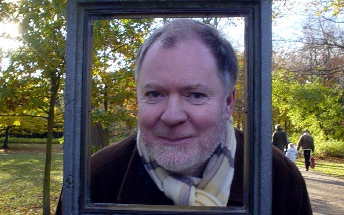 Bjart með köflum er eftir Ólaf Hauk Símonarson.