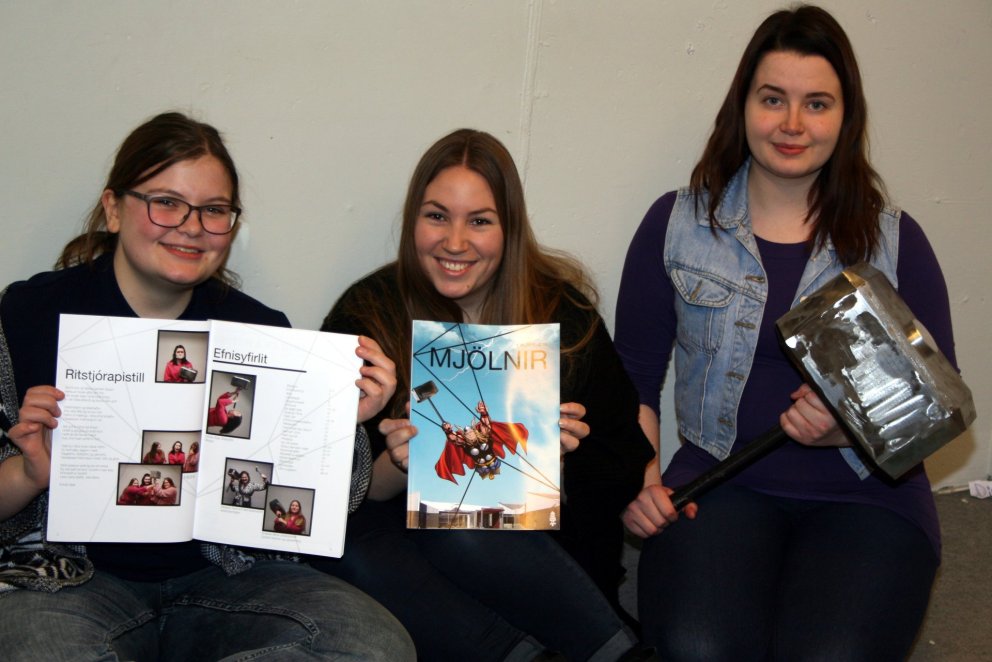 Sáttar með Mjölni. F.v.: Margrét, Snædís og Þórdís