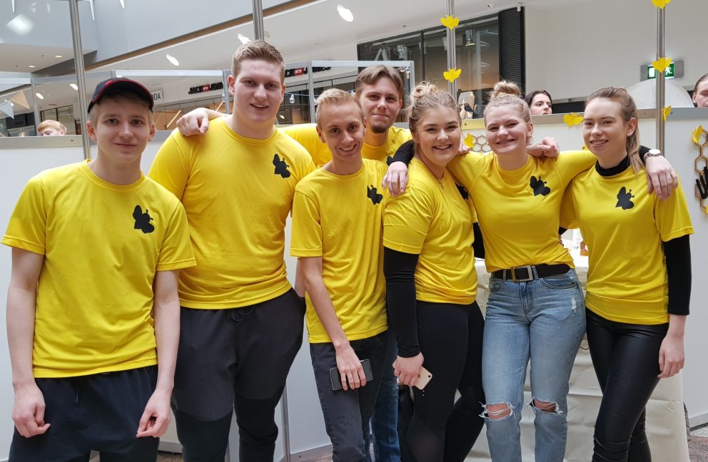 VMA-nemendur í frumkvöðlafræði í Smáralind.