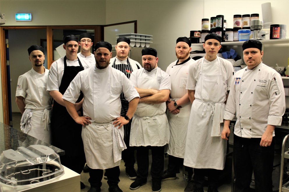 Nemendurnir átta með Theódór Sölva kennara.