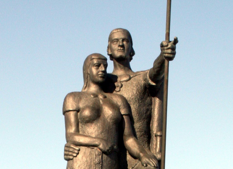 Þórunn hyrna og Helgi magri - við Hamarkotsklappir