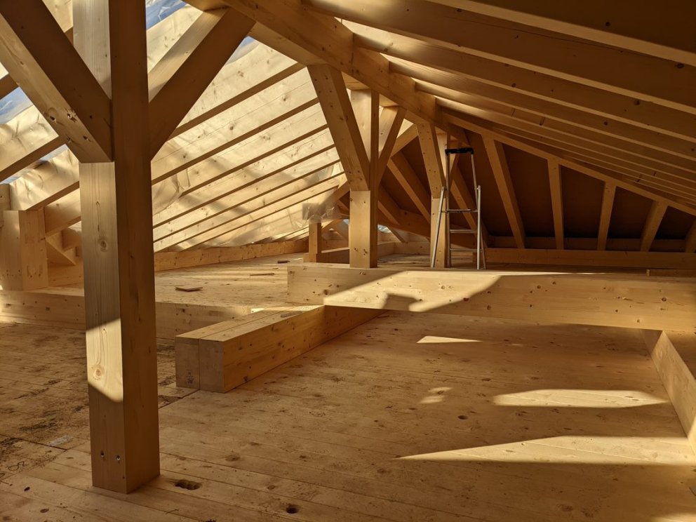 Þakviðirnir í húsið komu tilsniðnir frá Ítalíu.