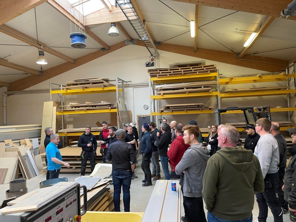 Á innréttingaverkstæði Hyrnu ehf.