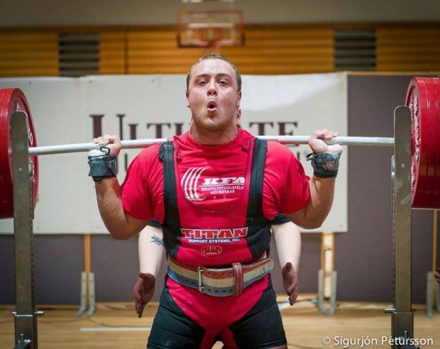 Viktor tekur vel á því.  Mynd: Sigurjón Pétursson.