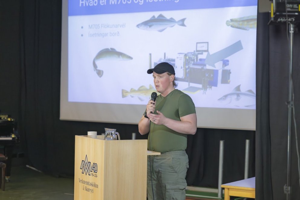 Skarphéðinn Jónsson kynnir hér lokaverkefni sitt í vélstjórn 9. maí sl.