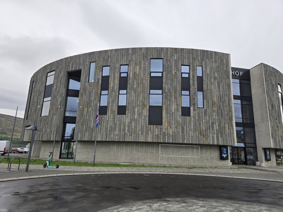 Brautskráningin 24. maí verður afar fjölmenn, næst fjölmennasta brautskráning í sögu VMA.