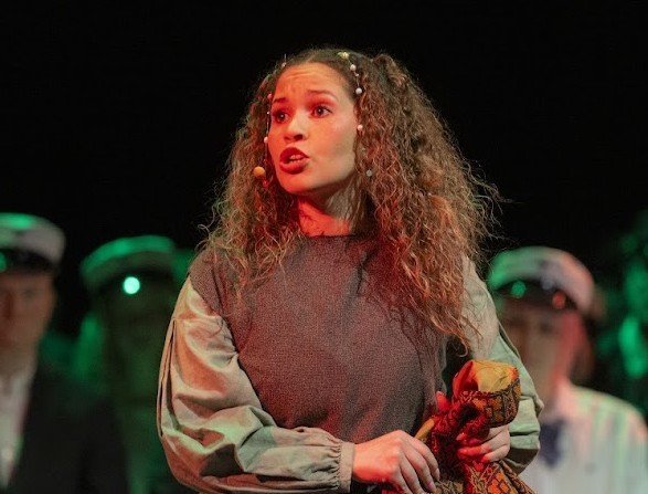 Ásta Ólöf Jónsdóttir í gervi Ronju við brautskráningu VMA í desember sl. Mynd: Hilmar Friðjónsson.