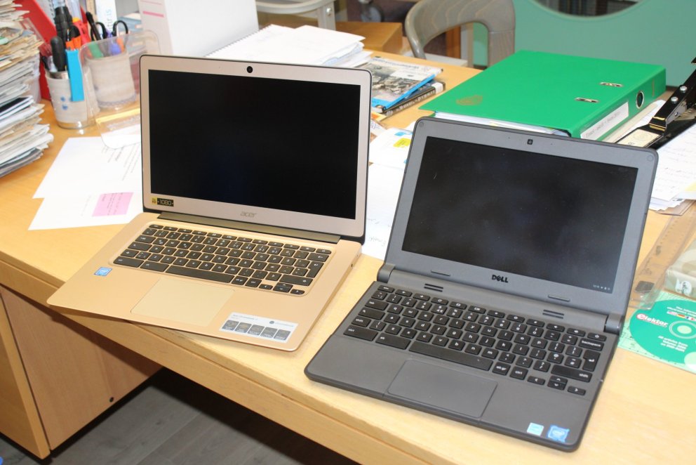 Tvær af fjórum nýjum Chromebook tölvum í VMA.