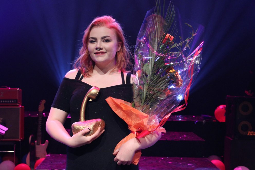 Embla Sól Pálsdóttir sigraði Sturtuhausinn í Hofi.