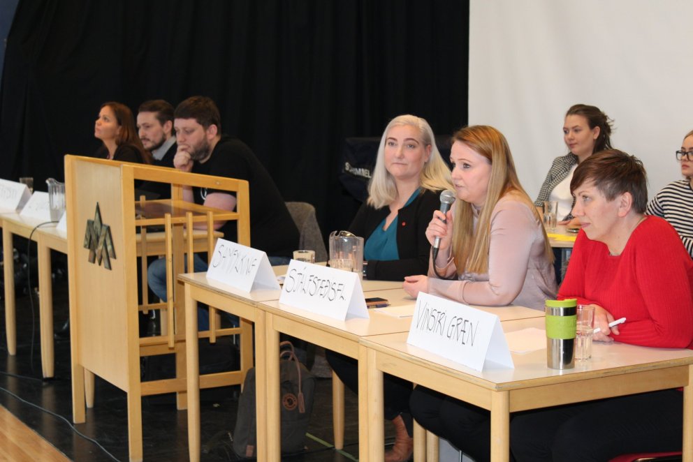 Frá framboðsfundinum í Gryfjunni í gær.