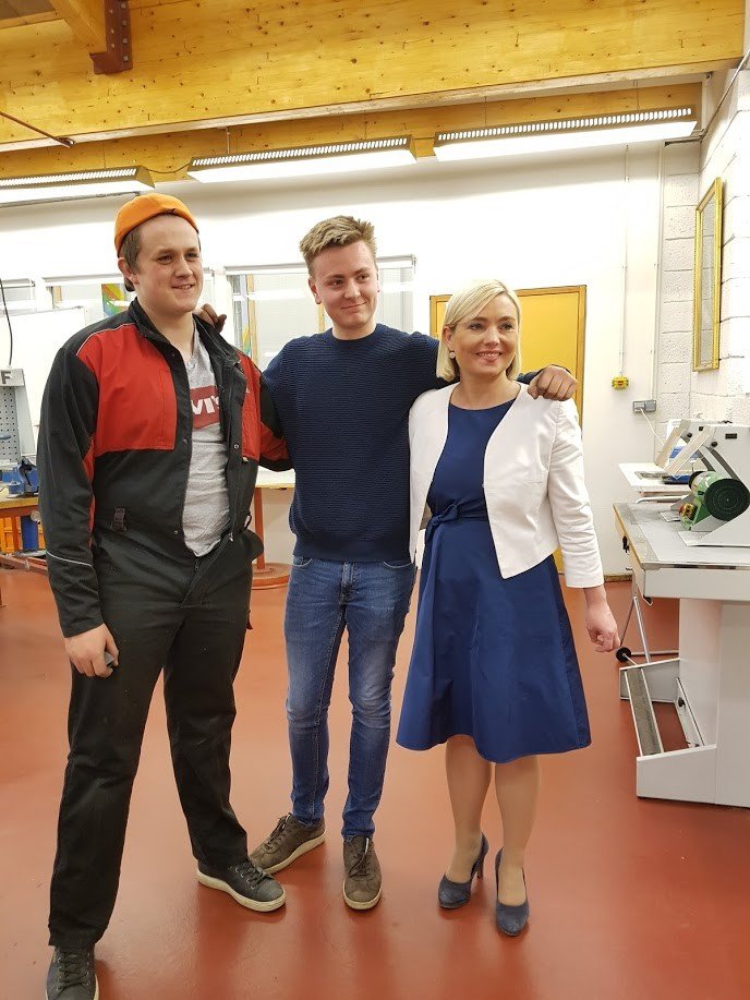 Nemendur í málmiðn í verkleguprófi hittu ráðherra