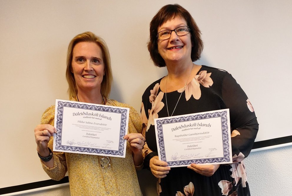 Hildur Salína og Ragnheiður.