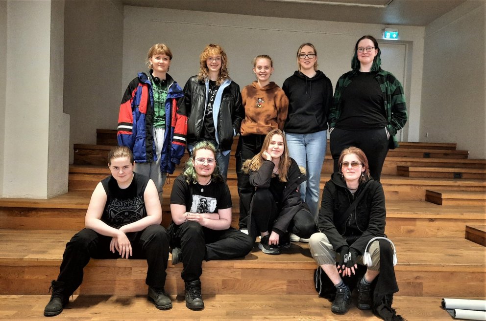 Nemendur sem sýna verk sín í Deiglunni.