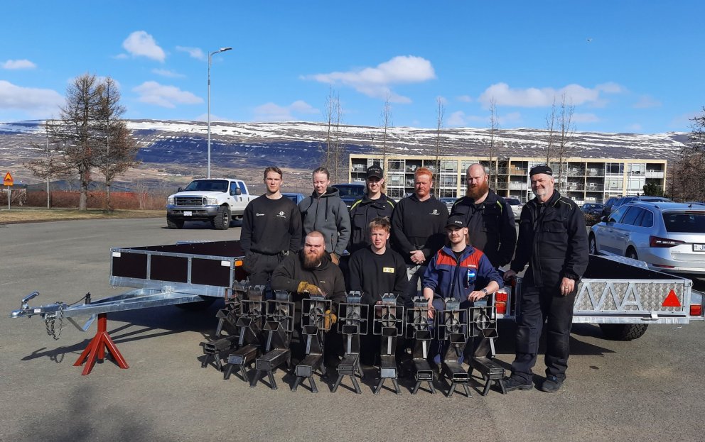 Nemendur átta með Kristjáni Kristinssyni kennara.