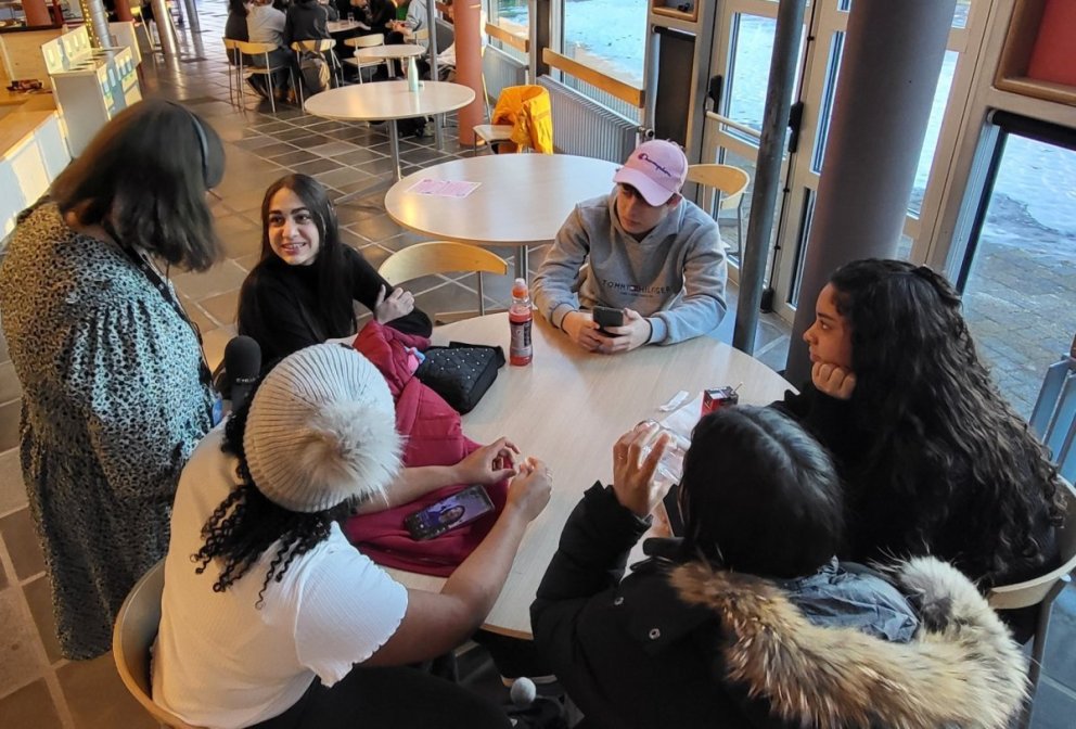 Nú stunda á þriðja tug nemenda af erlendum uppruna nám á Íslenskubrú, nýrri námsbraut í VMA.