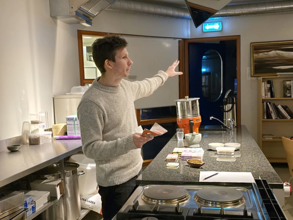 Reynir Grétarsson, veitingamaður á Kaffi Lyst og súkkulaðisérfræðingur, heldur fyrirlestur á matvæla…