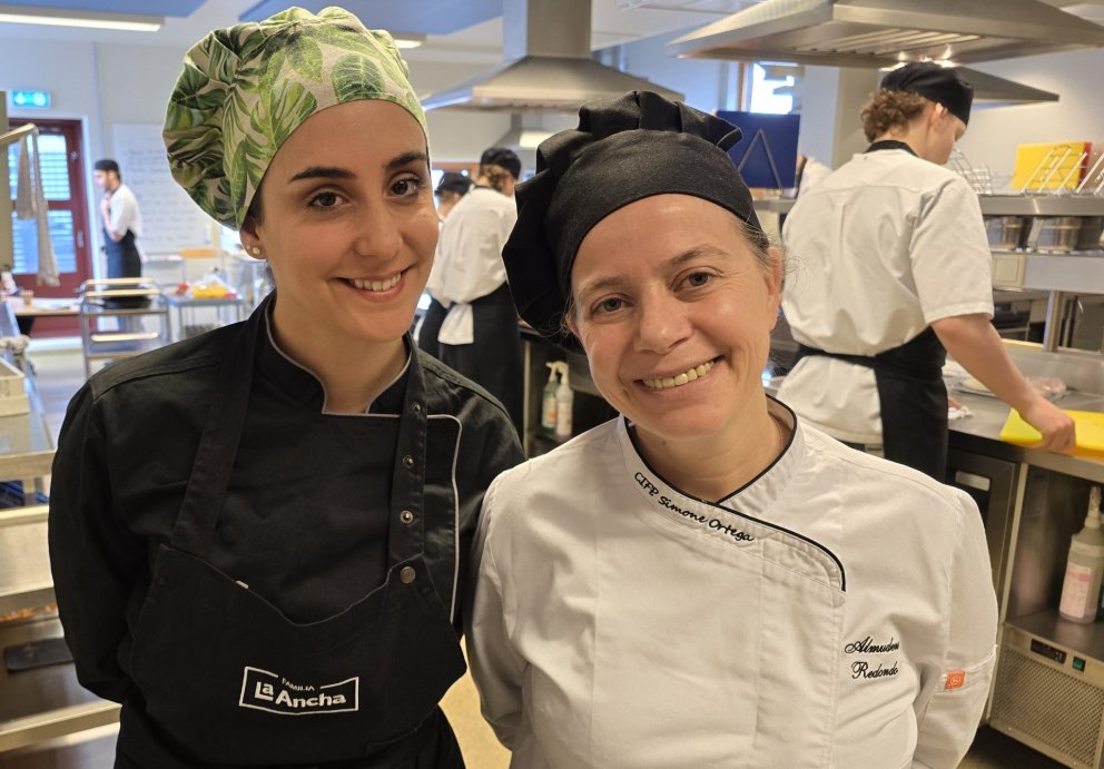 Sara Saugar og Almudena Redondo frá Móstoles í útjaðri Madrídar á Spáni.