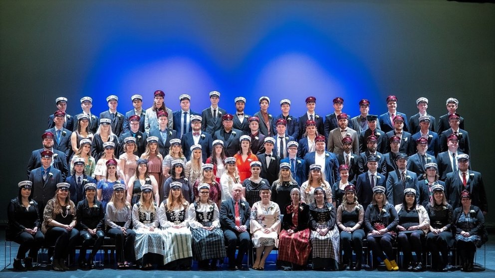 Útskriftarhópurinn í dag. Mynd: Hilmar Friðjónsson