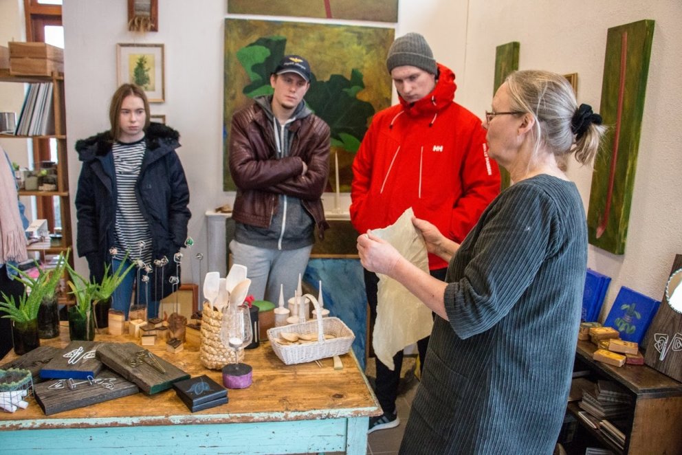 Nemendur í frumkvöðlafræði í heimsókn hjá Höddu.