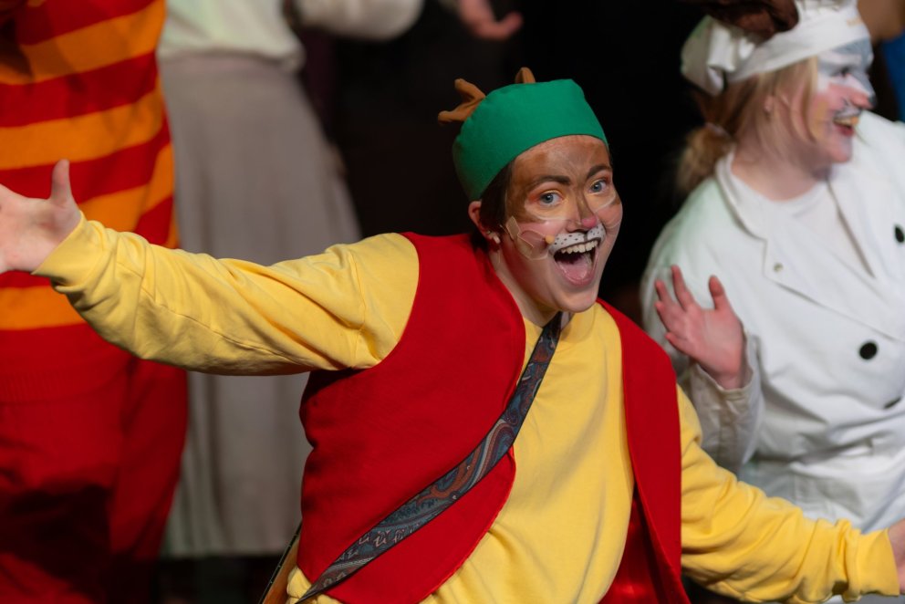 Hemmi Ósk er hér í hlutverki hins músíkalska Lilla klifurmúsar.