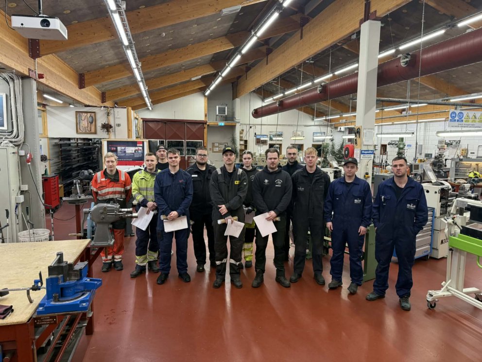 Þau þreyttu sveinspróf í vélvirkjun um helgina - frá vinstri: Óskar Óðinn, Rafnar Berg, Lárus, Trist&hellip;