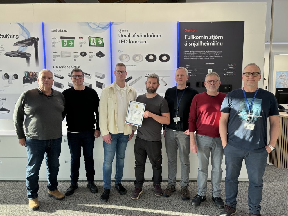 Reykjafellsmenn og kennarar við rafiðndeild VMA.