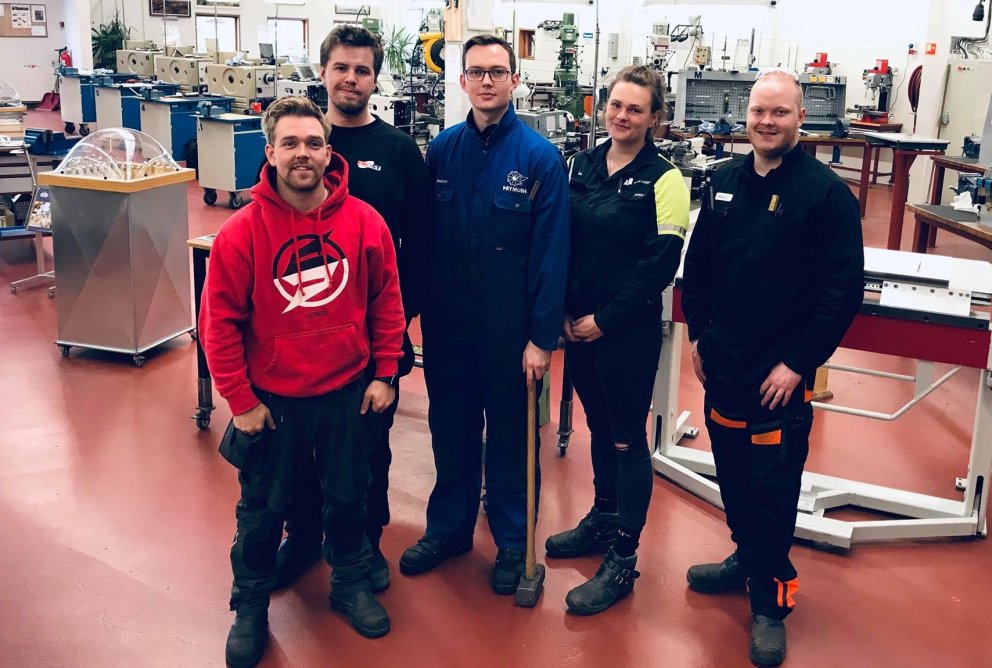 Fimmmenningarnir í sveinsprófinu.  Myndir: HÓ.