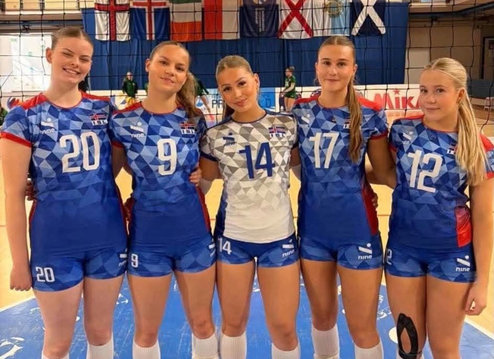 KA-stelpurnar í U-20 landsliði Íslands. F.v.: Sveinbjörg Lilja Ingólfsdóttir, Inga Björg Brynjúlfsdó&hellip;