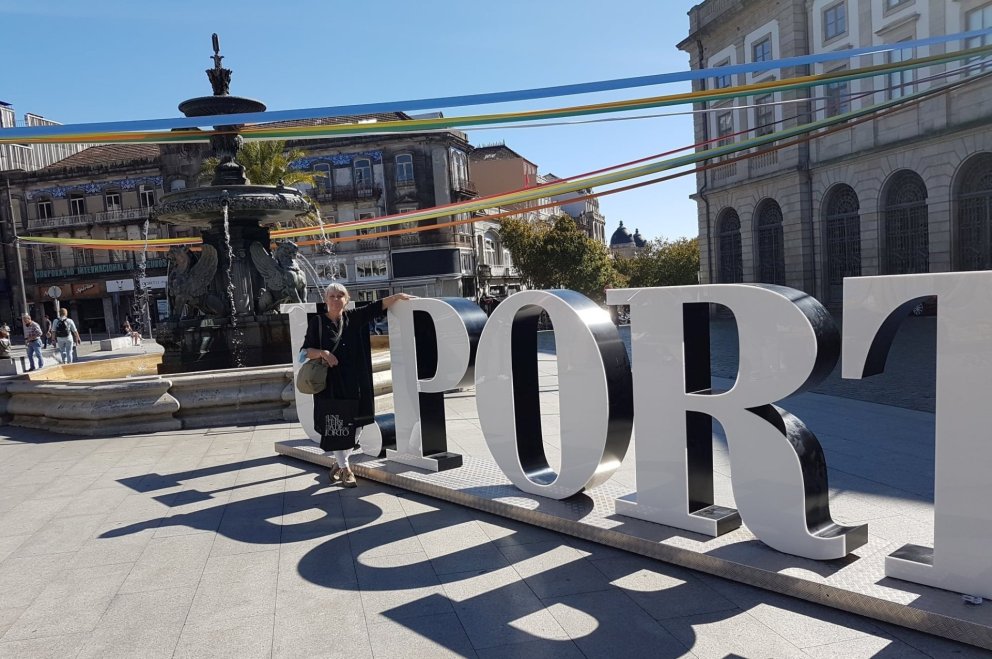 Björg Eiríksdóttir í veðurblíðunni í Porto.