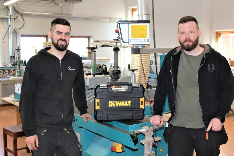 Björn Ómar (t.v.) og Helgi Valur, brautarstjóri.