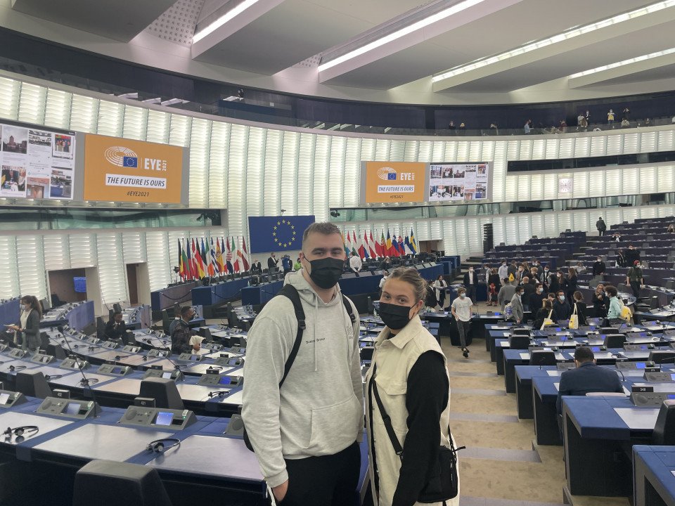 Sveinn Brimar og Hildur Helga í sal Evrópuþingsins