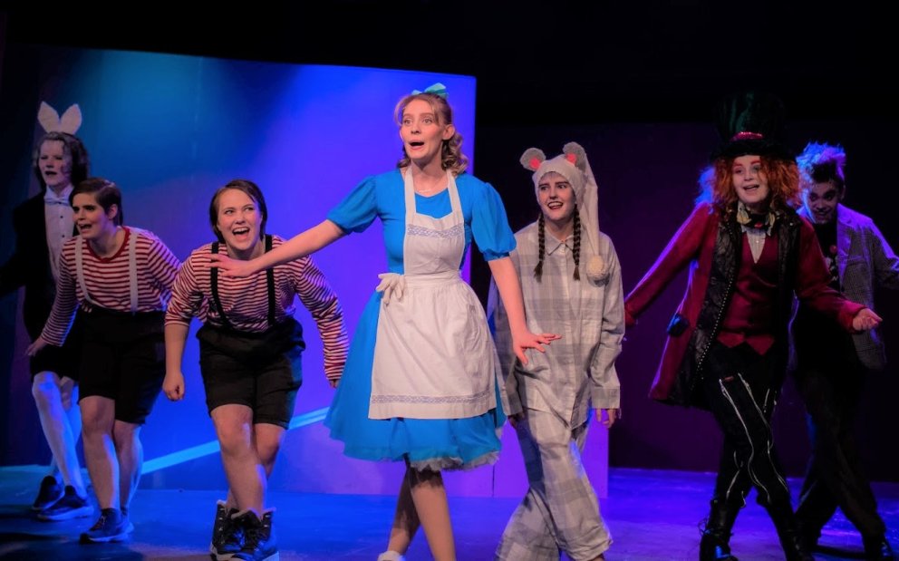 Lísa í Undralandi verður frumsýnd nk. laugardag.