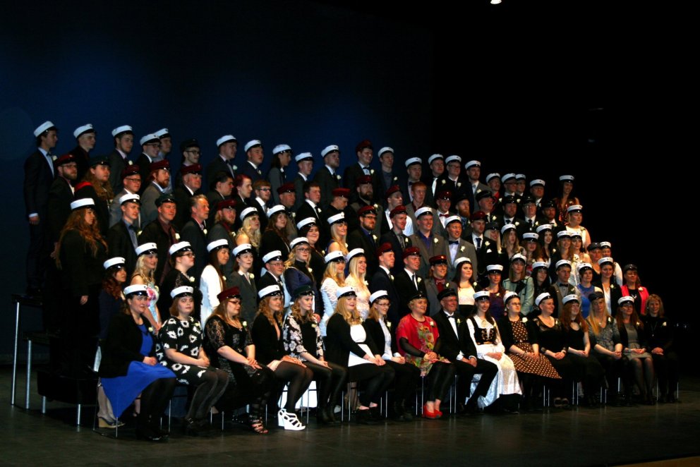 Útskriftarhópurinn að brautskráningu lokinni.