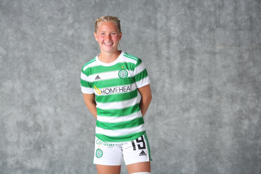 María í búningi Celtic-búningnum.