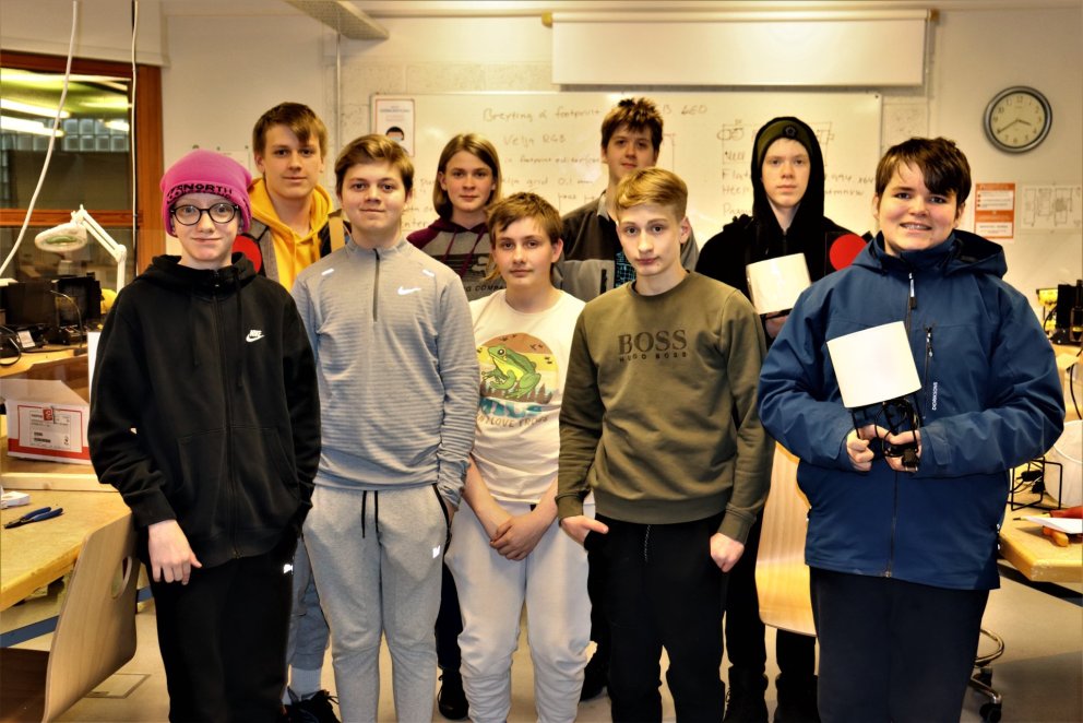 Hluti grunnskólanemendanna í valáfanganum.