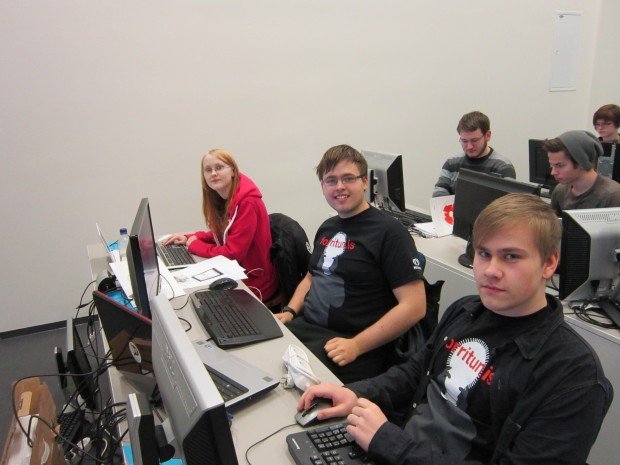 VMA-krakkar í forritunarkeppninni í HR.