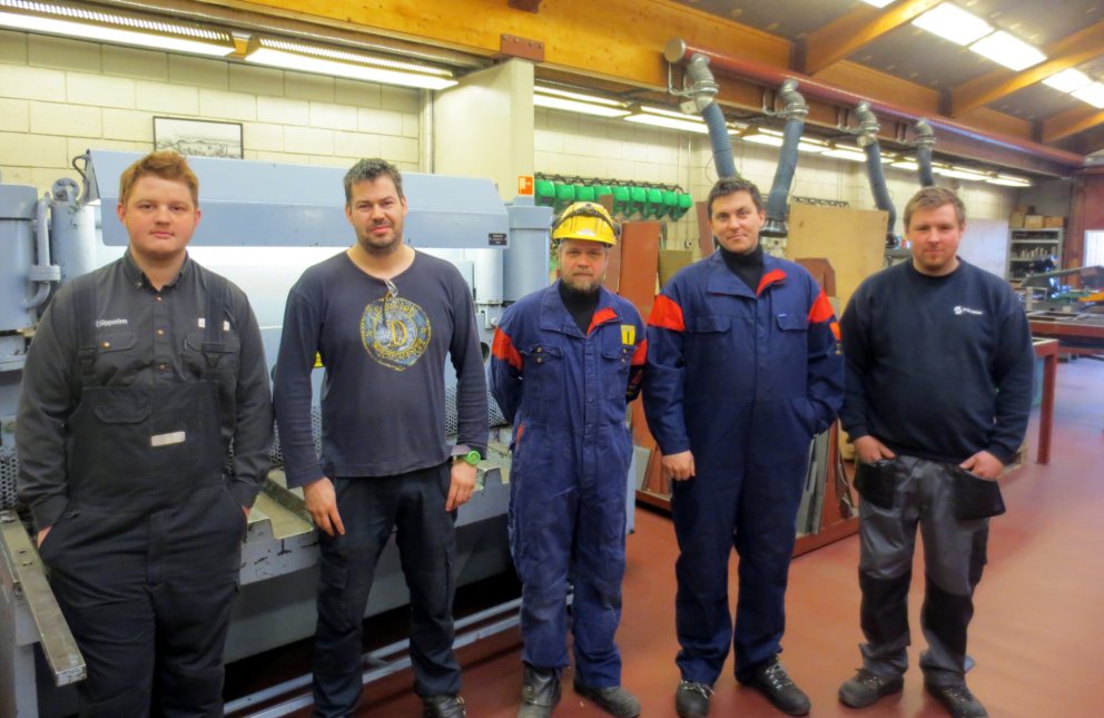 Þeir þreyta sveinspróf í stálsmíði í VMA.