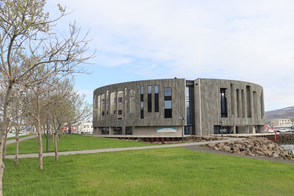 Brautskráningin verður í Menningarhúsinu Hofi.