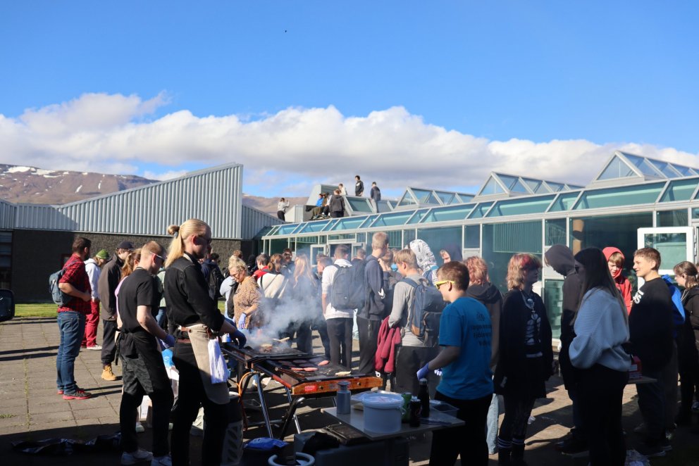 Grillað í góða veðrinu í gær.