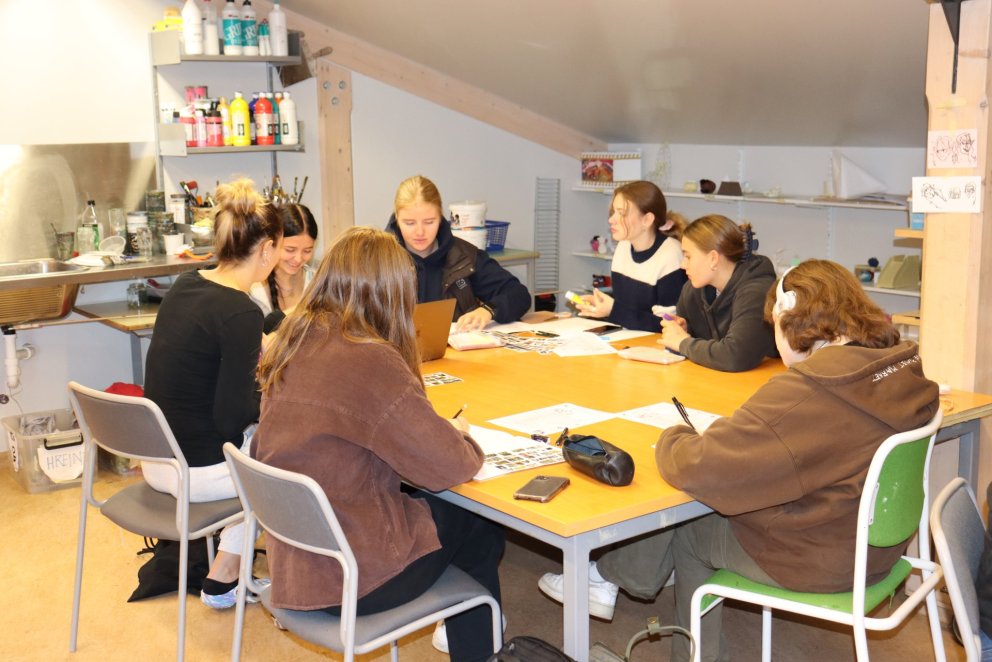 Bollaleggingar um menningarsögulega tímalínu.