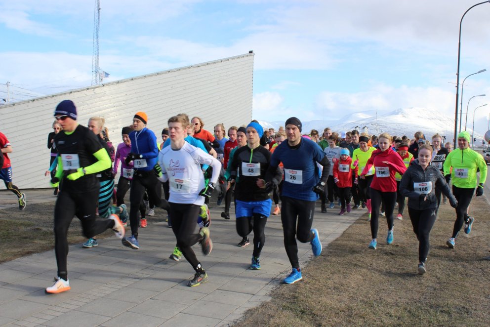 Á annað hundrað manns hlupu í Vorhlaupi VMA.