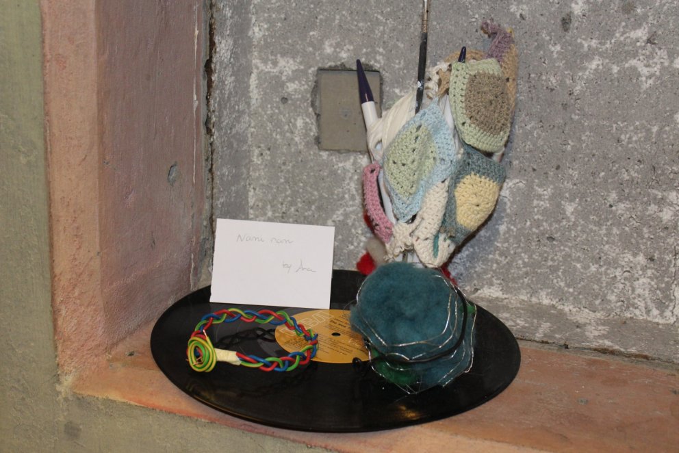 Einn af skúlptúrunum í Gallerí Glugg.