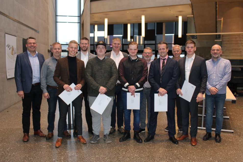 Nýsveinar, kennarar og fulltrúar rafiðnfélaga.