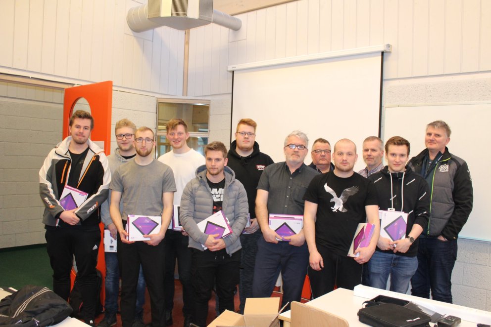 Spjaldtölvurnar nýtast nemendum afar vel í náminu.