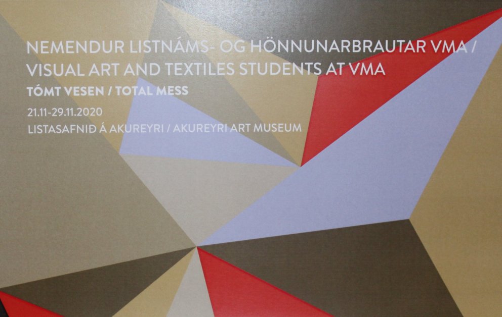 Sýning listnámsnema ber heitið Tómt vesen.