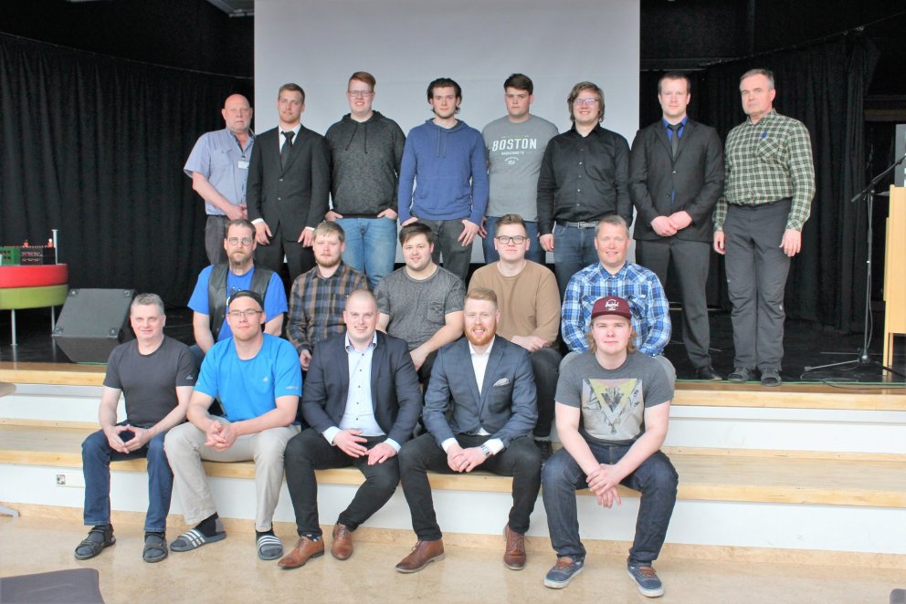 Vélstjórnarnemarnir með kennurum sínum.