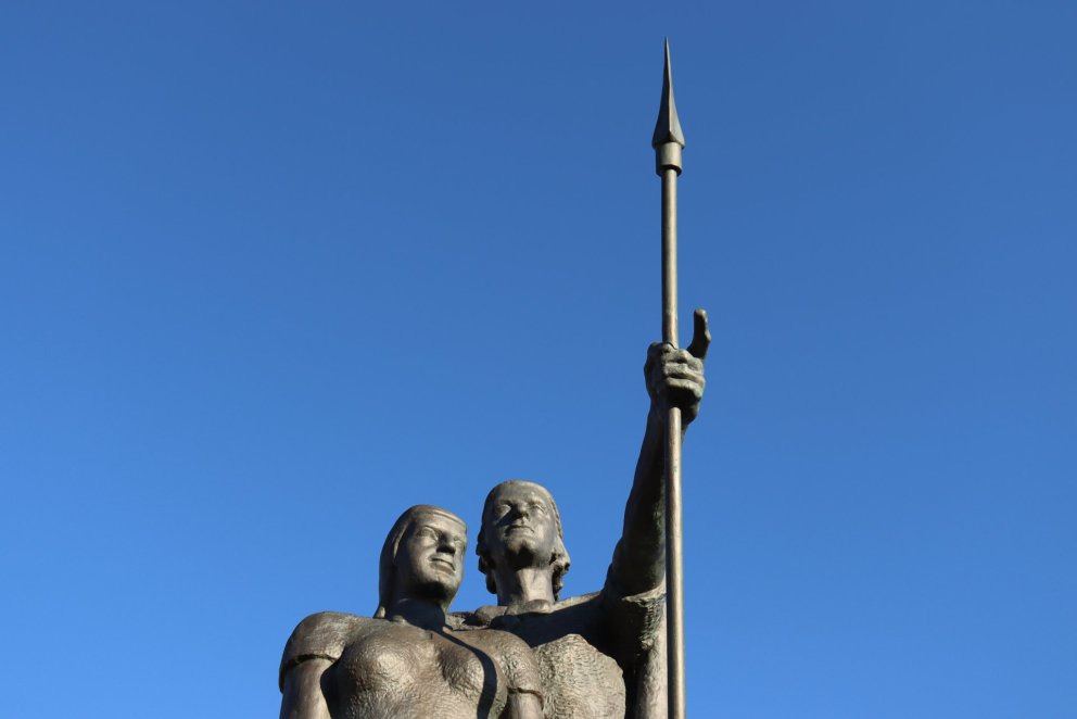 Landnemarnir Helgi magri og Þórunn hyrna.